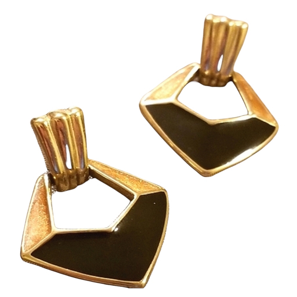 Trifari Pierced Vintage Earrings Gold & Black